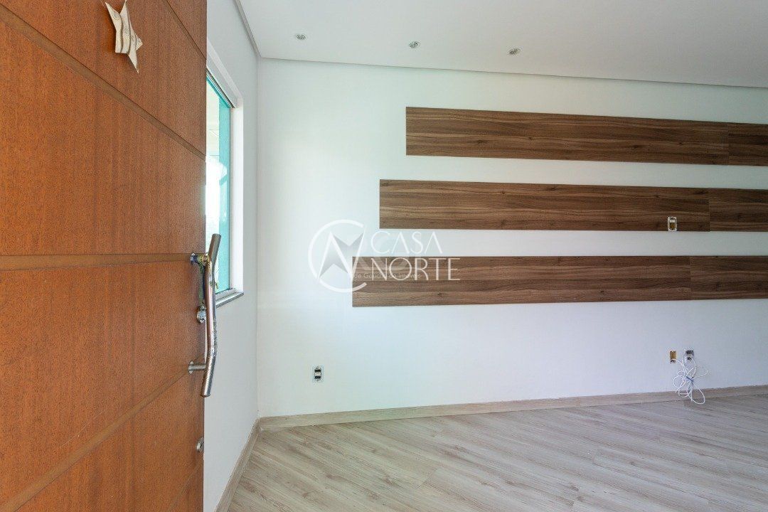 Casa à venda com 3 quartos, 178m², 1 suíte, 2 vagas, Rua Angico no bairro Hípica em Porto Alegre