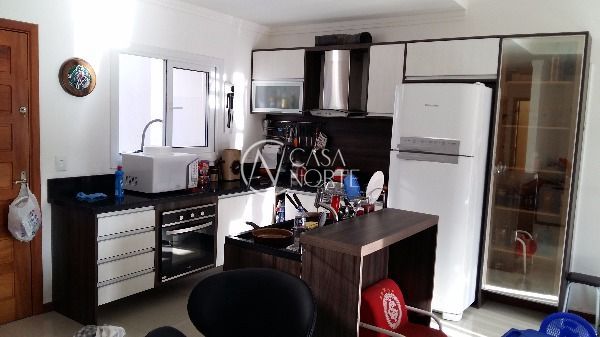 Casa à venda com 3 quartos, 96m², 1 suíte, 2 vagas, Rua Canisio Binsfeld no bairro Hípica em Porto Alegre