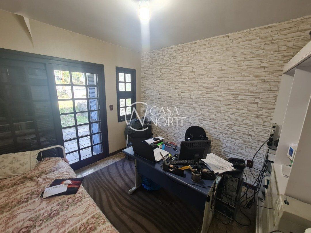 Casa à venda com 5 quartos, 464m², 4 suítes, 4 vagas, Rua Alcebiades Antônio dos Santos no bairro Nonoai em Porto Alegre