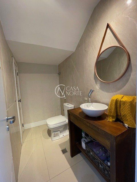 Casa de Condomínio à venda com 3 quartos, 199m², 1 suíte, 3 vagas, Rua Jorge Babot Miranda no bairro Aberta dos Morros em Porto Alegre