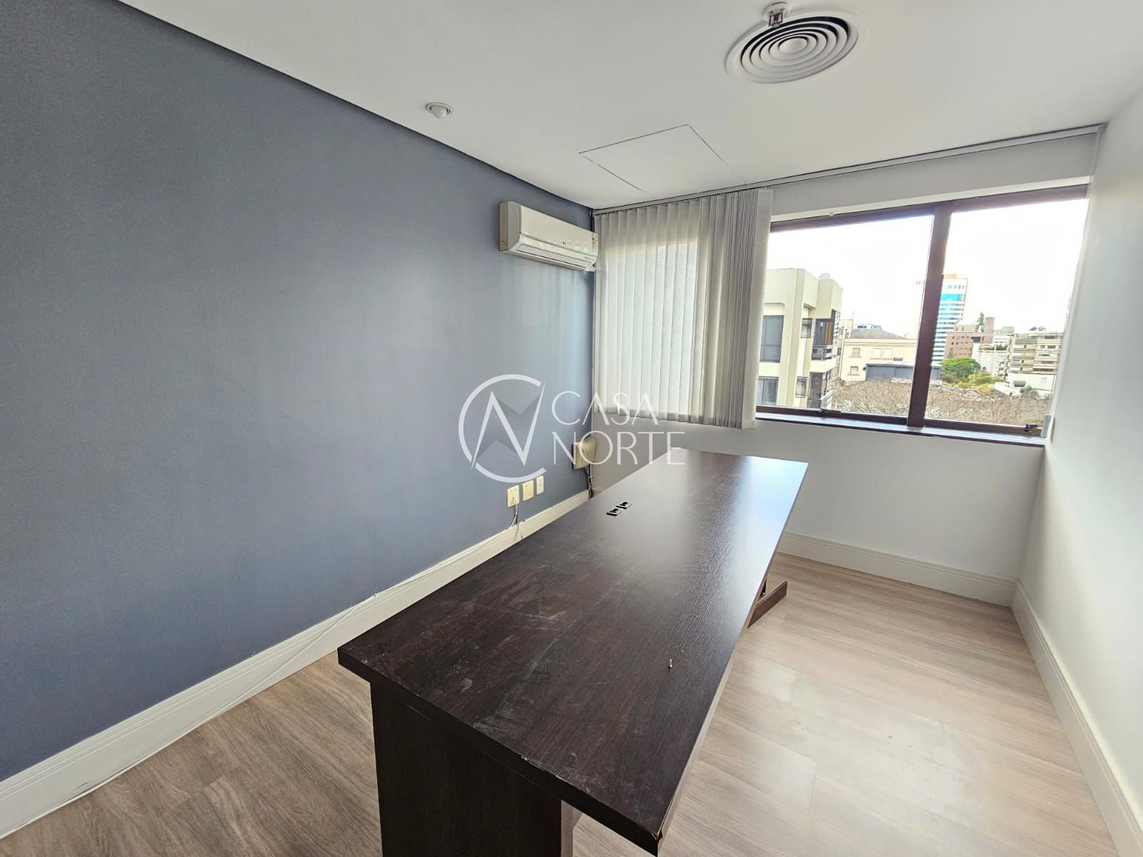 Sala Comercial à venda com 3 quartos, 61m², Rua Padre Chagas no bairro Moinhos de Vento em Porto Alegre