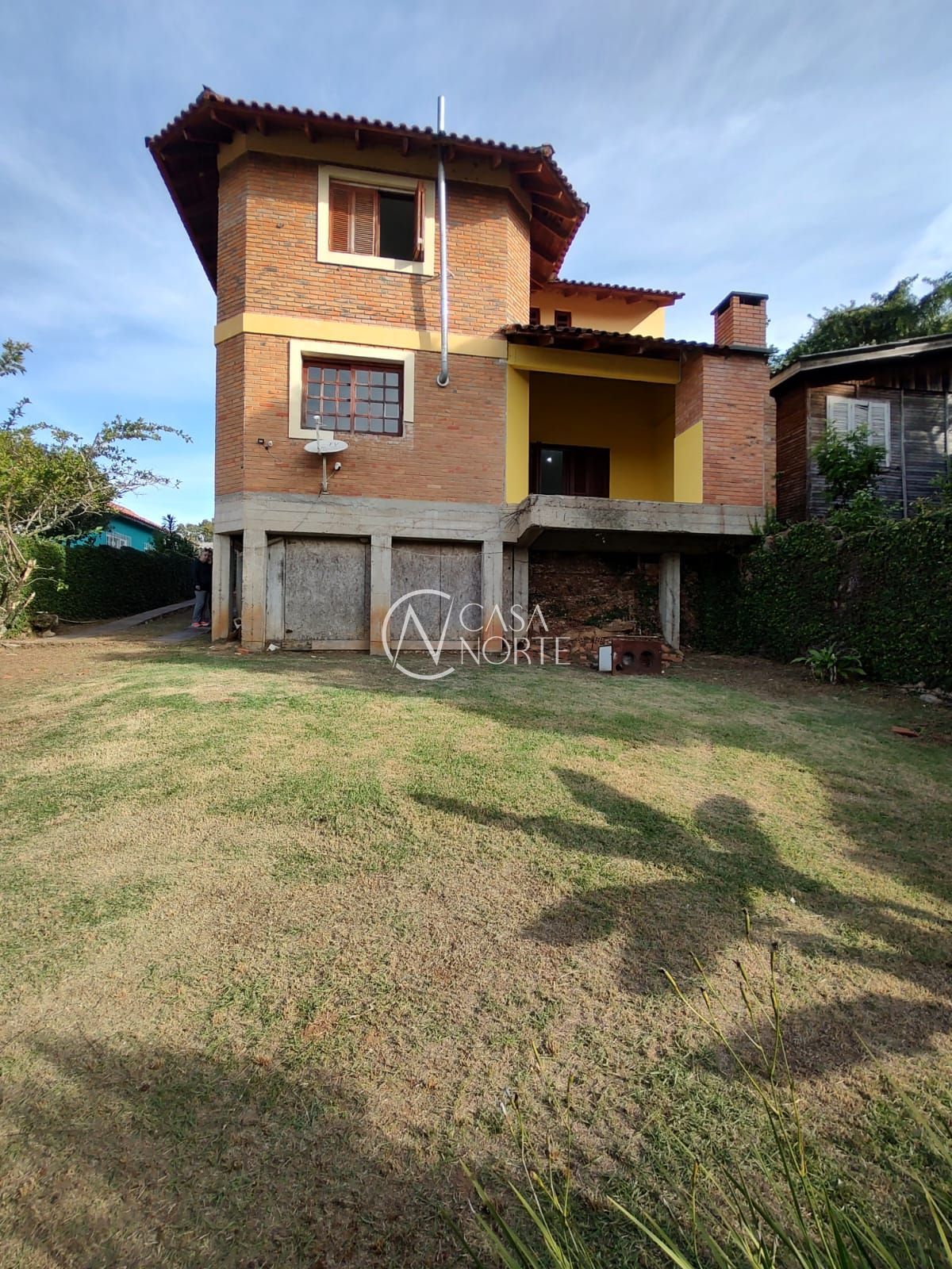 Casa à venda com 3 quartos, 163m², 3 vagas, Rua Cirilo Leite Torres no bairro Espírito Santo em Porto Alegre