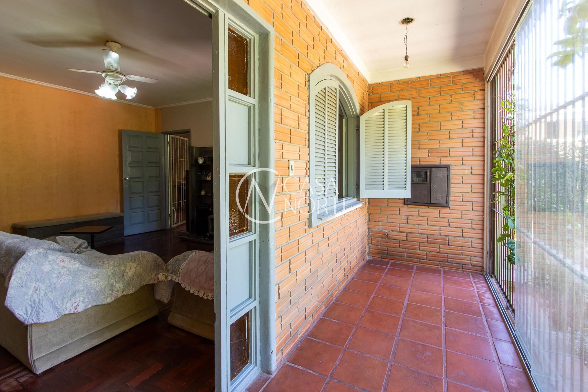 Casa à venda com 2 quartos, 1250m², 1 vaga, Avenida João Antônio Silveira no bairro Pitinga em Porto Alegre