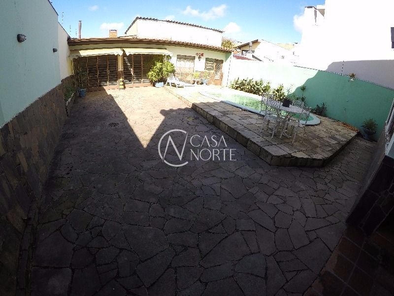 Casa à venda com 4 quartos, 95m², 2 suítes, 4 vagas, Rua Pasteur no bairro Ipanema em Porto Alegre