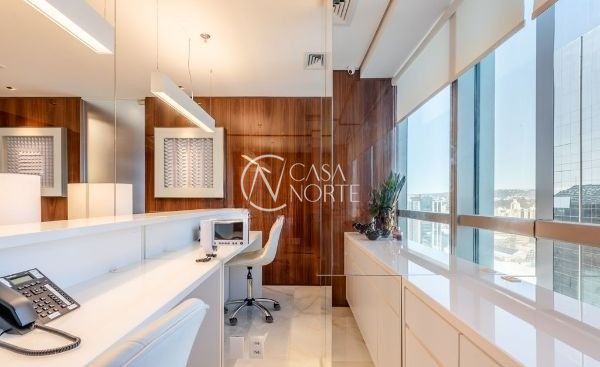 Sala Comercial à venda , 53m², 1 vaga, Avenida Ipiranga no bairro Praia de Belas em Porto Alegre