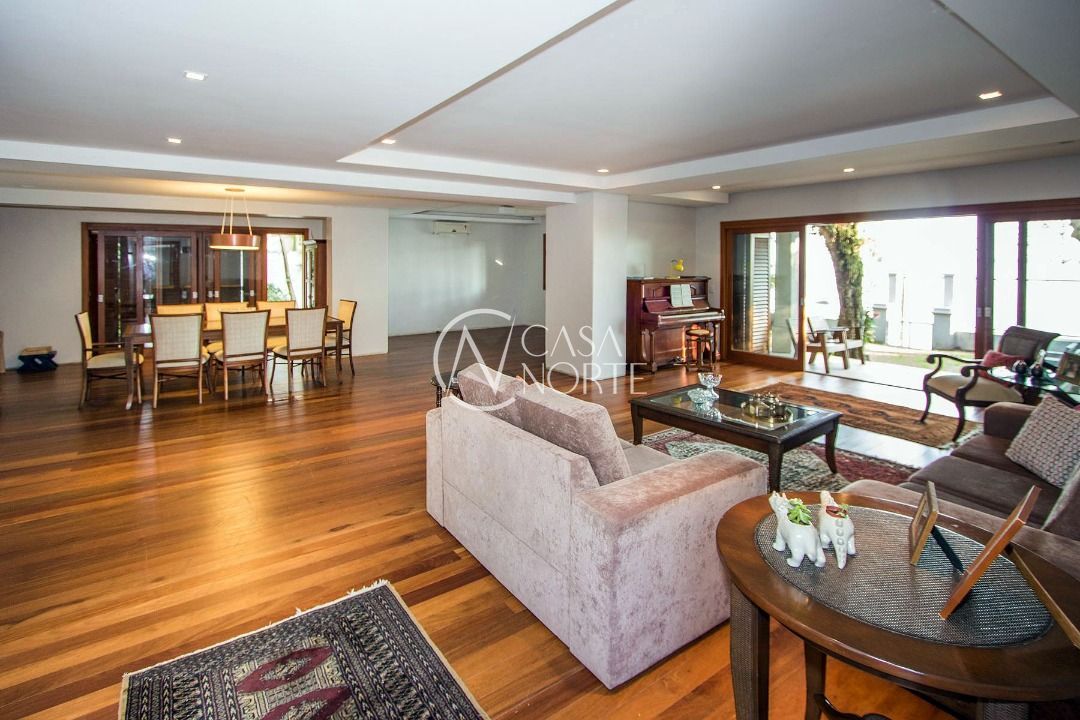 Casa à venda com 4 quartos, 420m², 3 suítes, 5 vagas, Rua Barreto Leite no bairro Vila Conceição em Porto Alegre