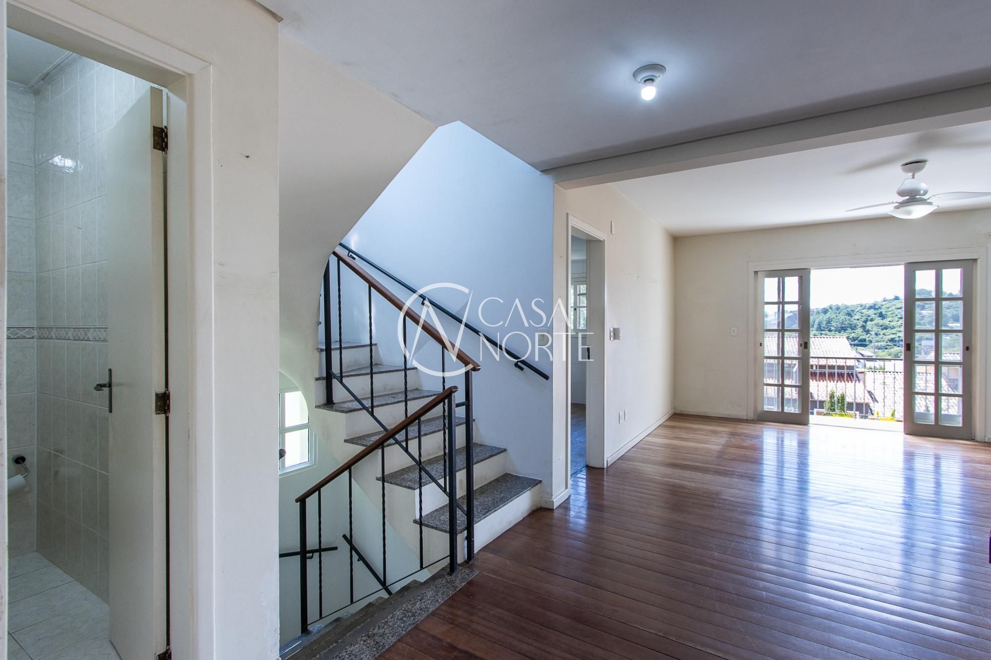 Casa à venda com 3 quartos, 180m², 4 vagas, Rua Professor Antônio José Remião no bairro Espírito Santo em Porto Alegre