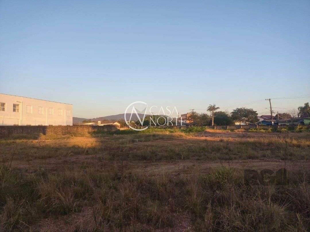 Terreno à venda  com 5840m², Avenida João Antônio Silveira no bairro Restinga em Porto Alegre