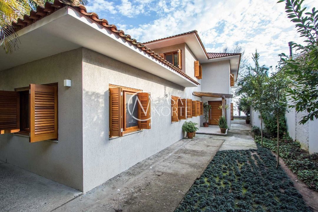 Casa à venda com 4 quartos, 420m², 3 suítes, 5 vagas, Rua Barreto Leite no bairro Vila Conceição em Porto Alegre