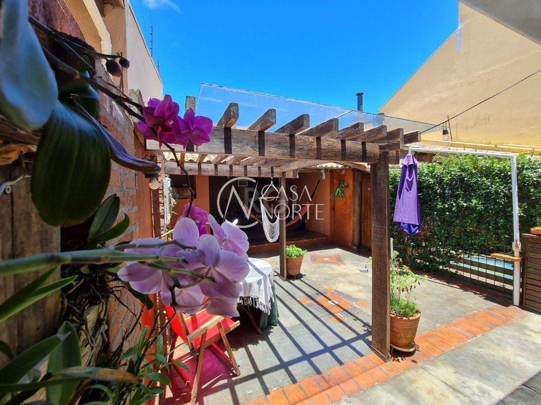 Casa à venda com 3 quartos, 182m², 3 suítes, 2 vagas, Rua Claudio da Silva Pinto no bairro Espírito Santo em Porto Alegre