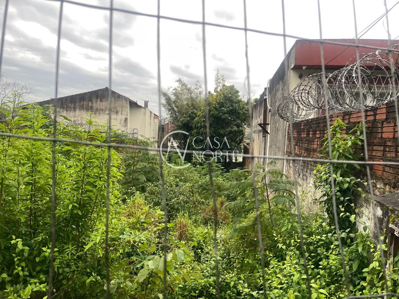 Terreno à venda  com 400m², Avenida Nonoai no bairro Nonoai em Porto Alegre