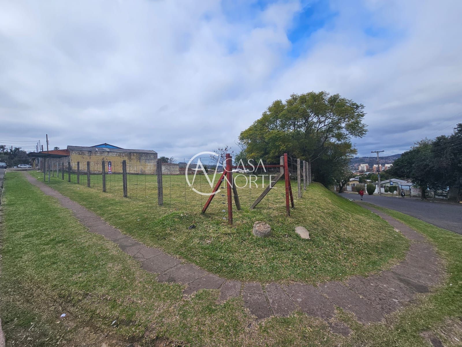 Terreno à venda  com 871m², Rua Patagônia no bairro Bom Jesus em Porto Alegre