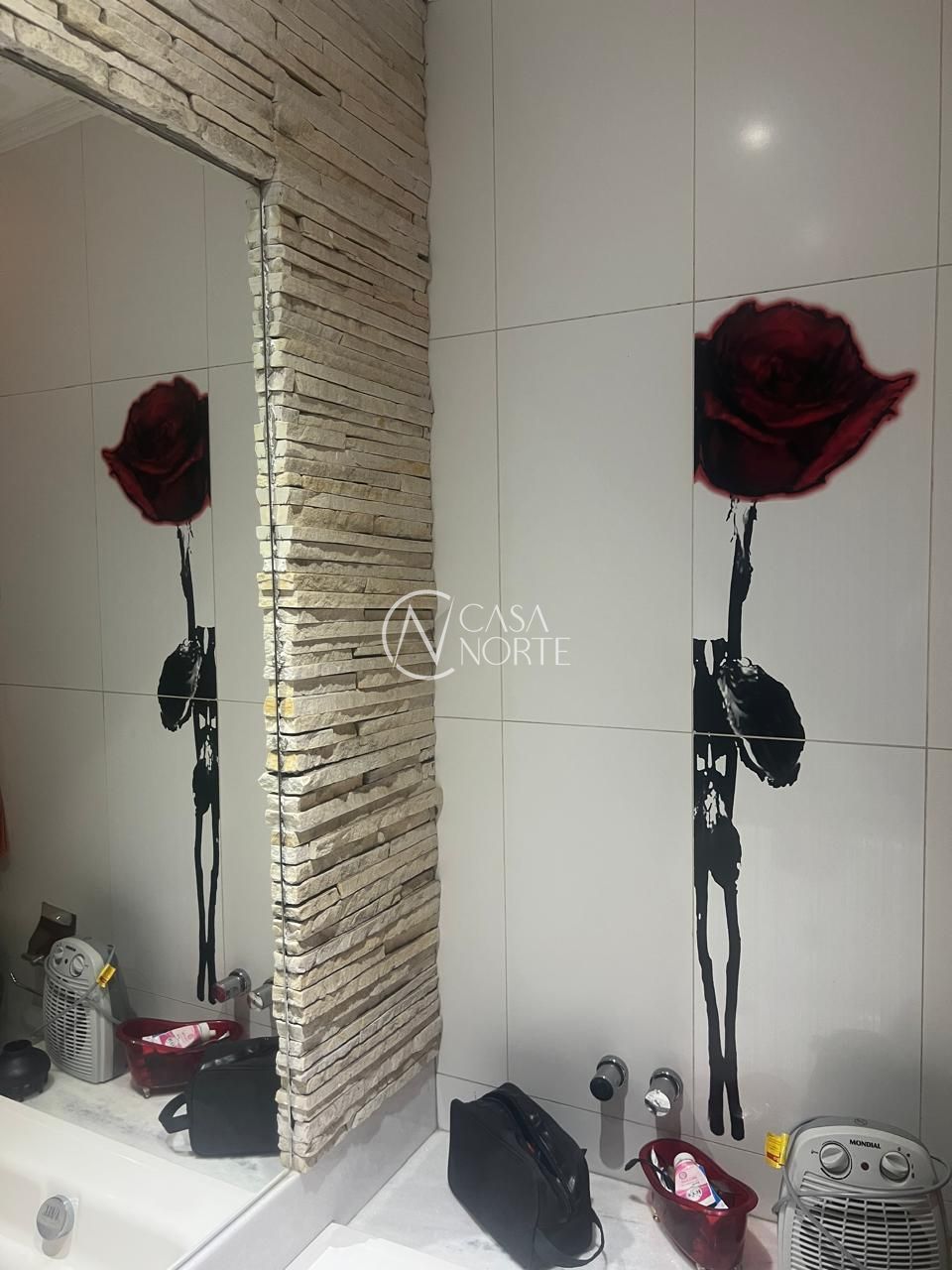 Casa à venda com 3 quartos, 100m², 1 suíte, 4 vagas, Rua Silvio Silveira Soares no bairro Cavalhada em Porto Alegre