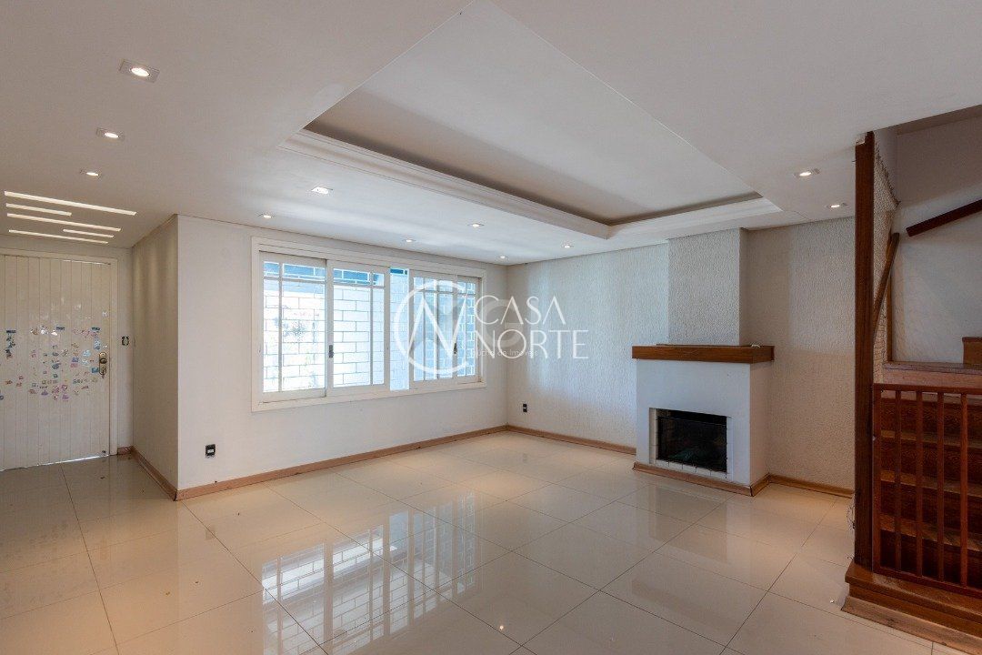 Casa à venda com 3 quartos, 205m², 1 suíte, 2 vagas, Rua Professor Elpidio Ferreira Paes no bairro Ipanema em Porto Alegre