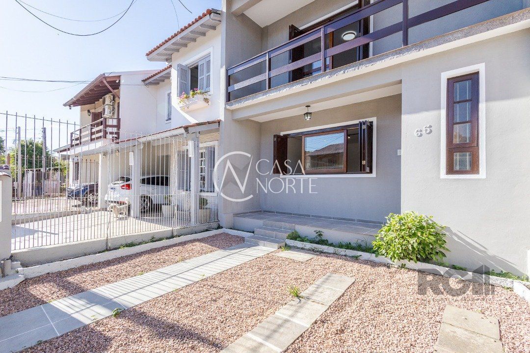 Casa à venda com 3 quartos, 156m², 1 suíte, 2 vagas, Rua Norival Paranaguá de Andrade no bairro Hípica em Porto Alegre