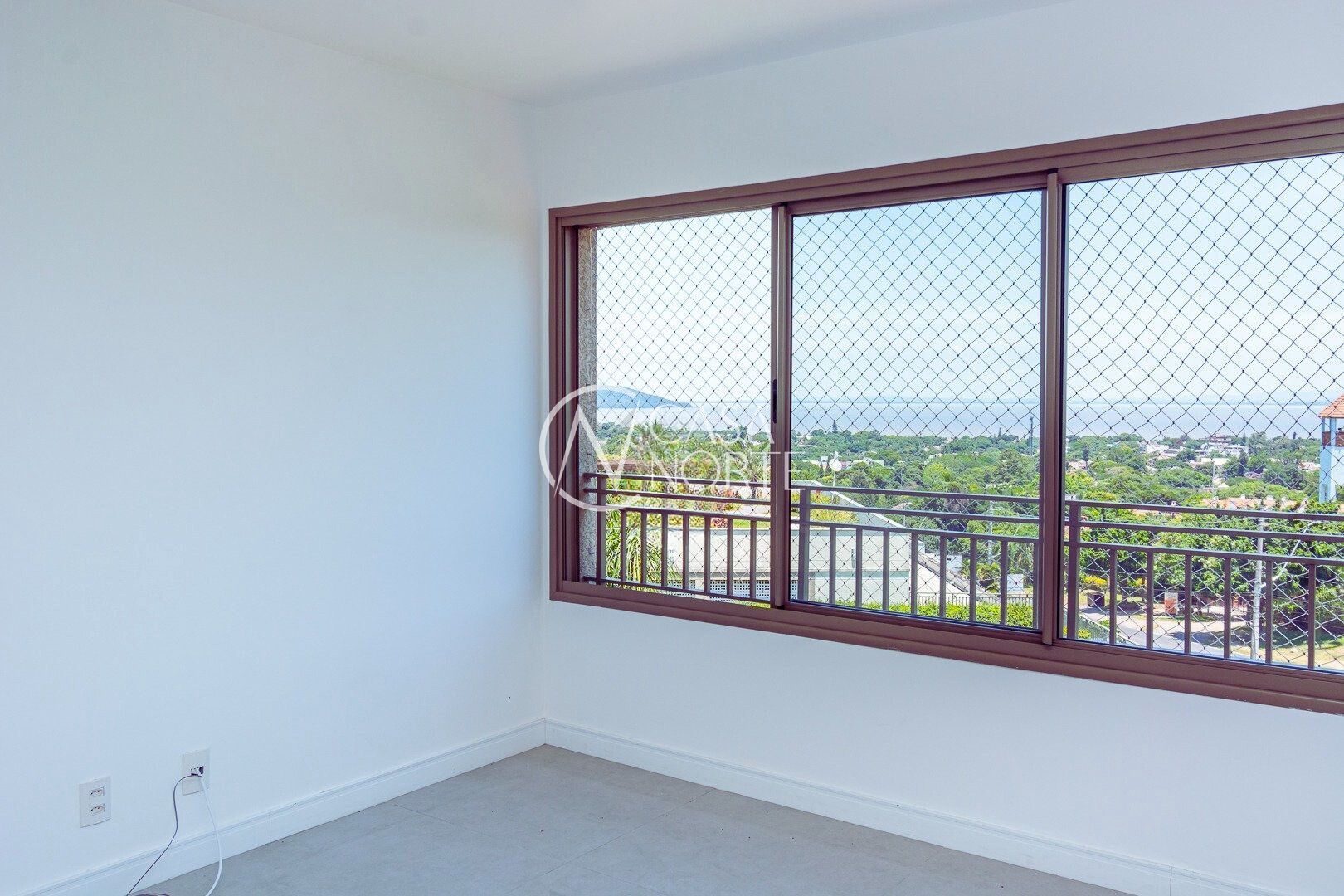 Apartamento à venda com 3 quartos, 89m², 1 suíte, 2 vagas, Avenida da Cavalhada no bairro Cavalhada em Porto Alegre