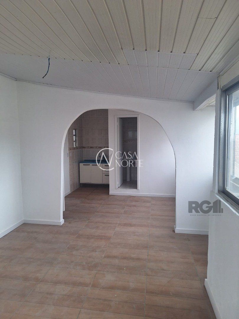 Casa à venda com 5 quartos, 237m², 8 vagas, Avenida Professor Oscar Pereira no bairro Azenha em Porto Alegre