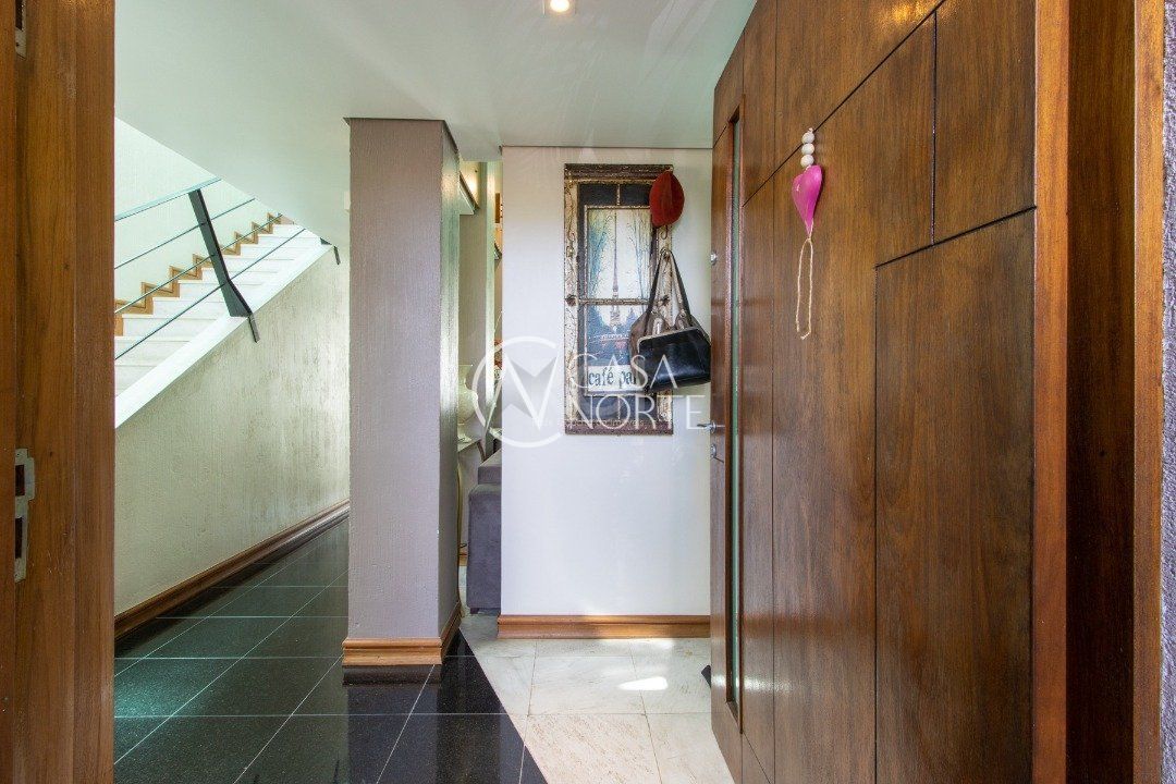 Casa à venda com 4 quartos, 286m², 2 suítes, 3 vagas, Rua Otavio Faria no bairro Teresópolis em Porto Alegre