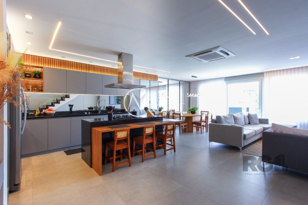 Casa de Condomínio à venda com 3 quartos, 177m², 1 suíte, 2 vagas, Rua Monsenhor Augusto Dalvit no bairro Aberta dos Morros em Porto Alegre