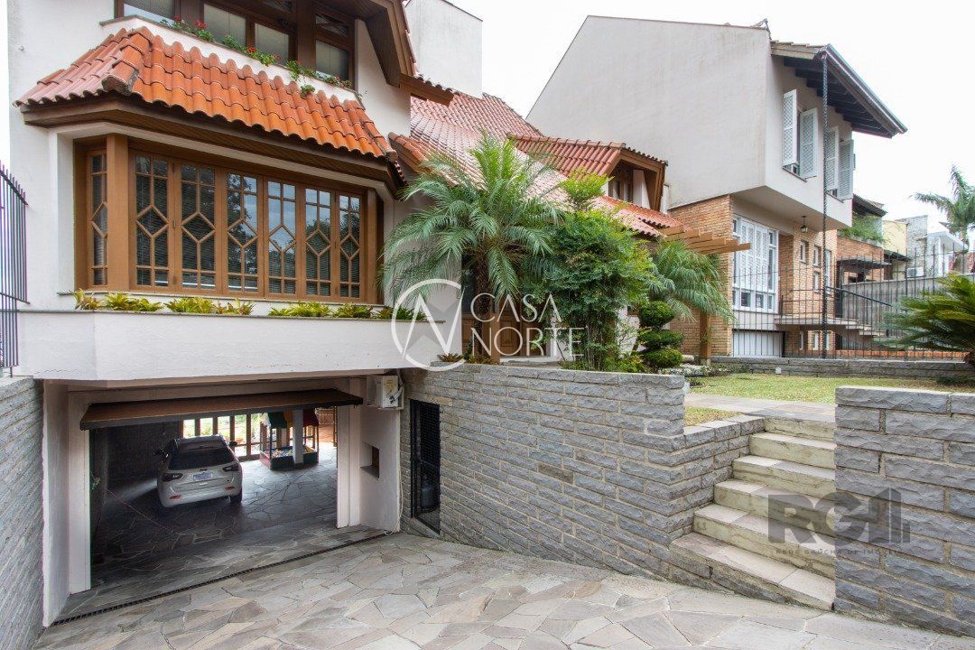 Casa à venda com 4 quartos, 509m², 2 suítes, 4 vagas, Rua Doutor Arnaldo da Silva Ferreira no bairro Ipanema em Porto Alegre