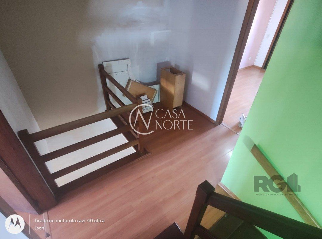 Casa à venda com 3 quartos, 135m², 1 suíte, 2 vagas, Rua James Bocacio no bairro Hípica em Porto Alegre