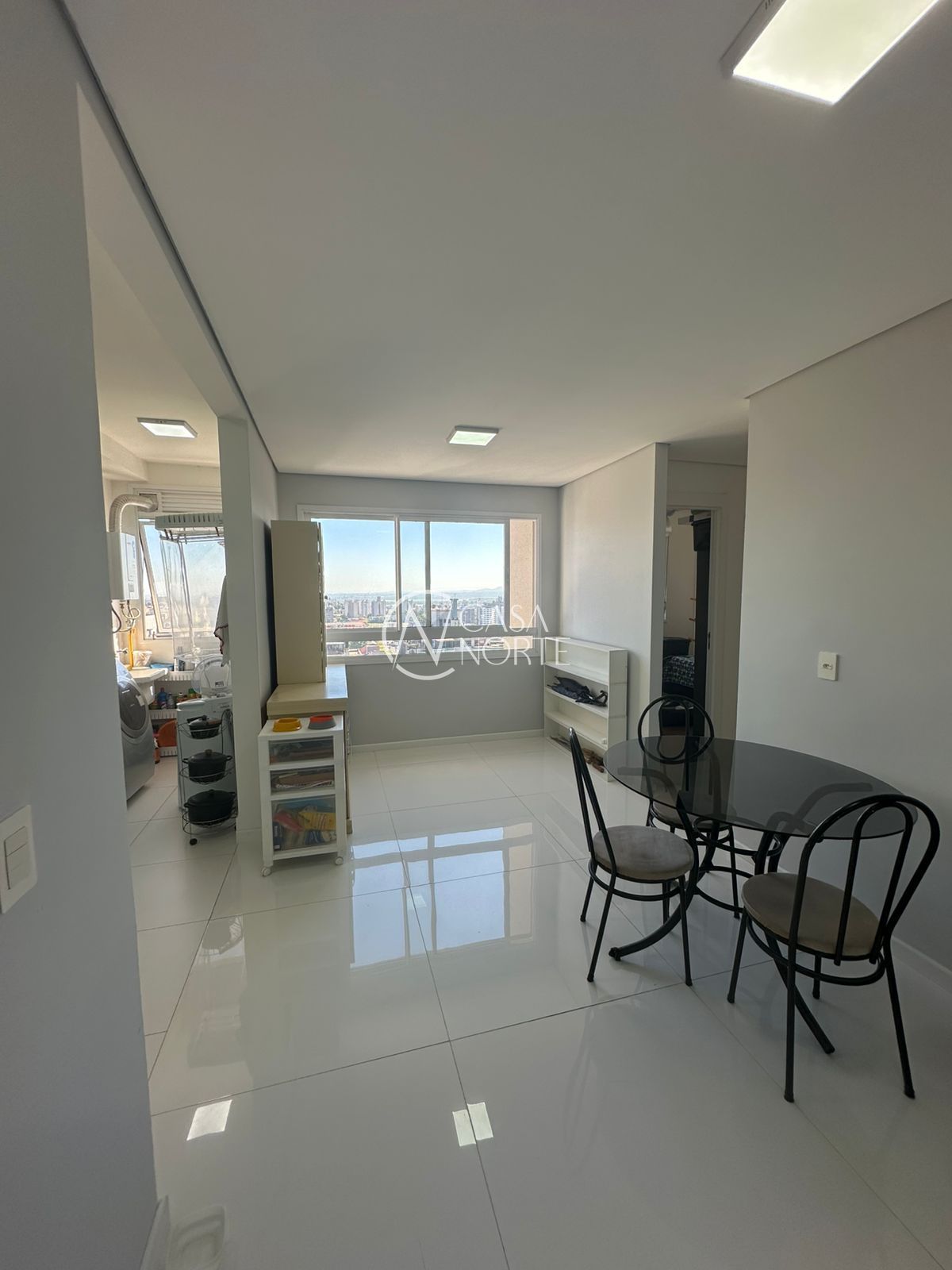 Apartamento à venda com 2 quartos, 56m², 1 suíte, 1 vaga, Rua Sapê no bairro Passo da Areia em Porto Alegre