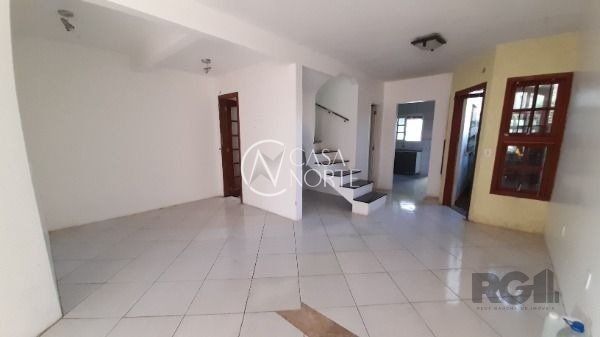 Casa à venda com 3 quartos, 190m², 1 suíte, 2 vagas, Rua Samuel Wainstein no bairro Hípica em Porto Alegre