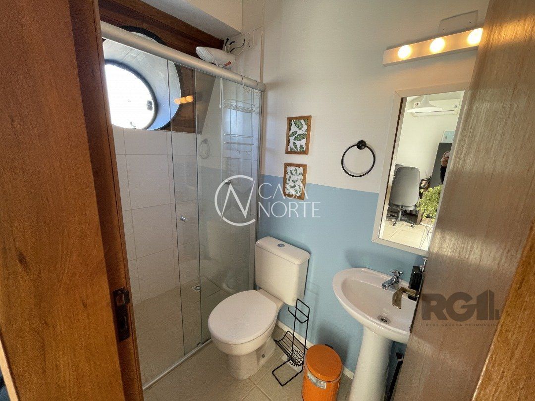 Casa de Condomínio à venda com 3 quartos, 216m², 1 suíte, 3 vagas, Rua Liberal no bairro Tristeza em Porto Alegre