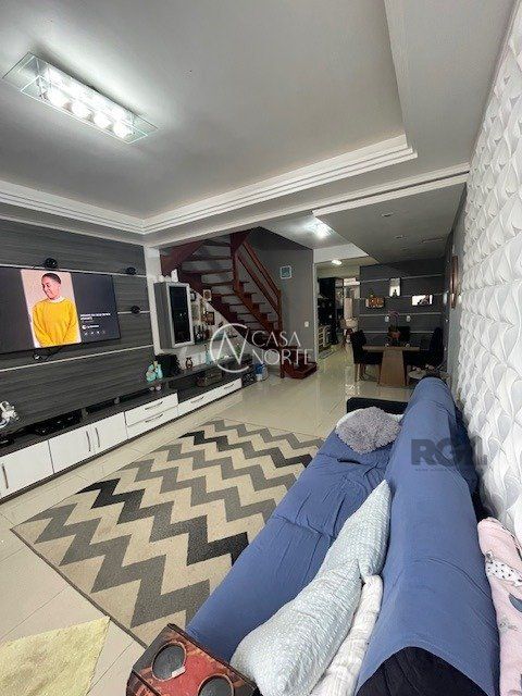 Casa à venda com 2 quartos, 124m², 2 suítes, 2 vagas, Rua Doutor Sady Soares no bairro Guarujá em Porto Alegre