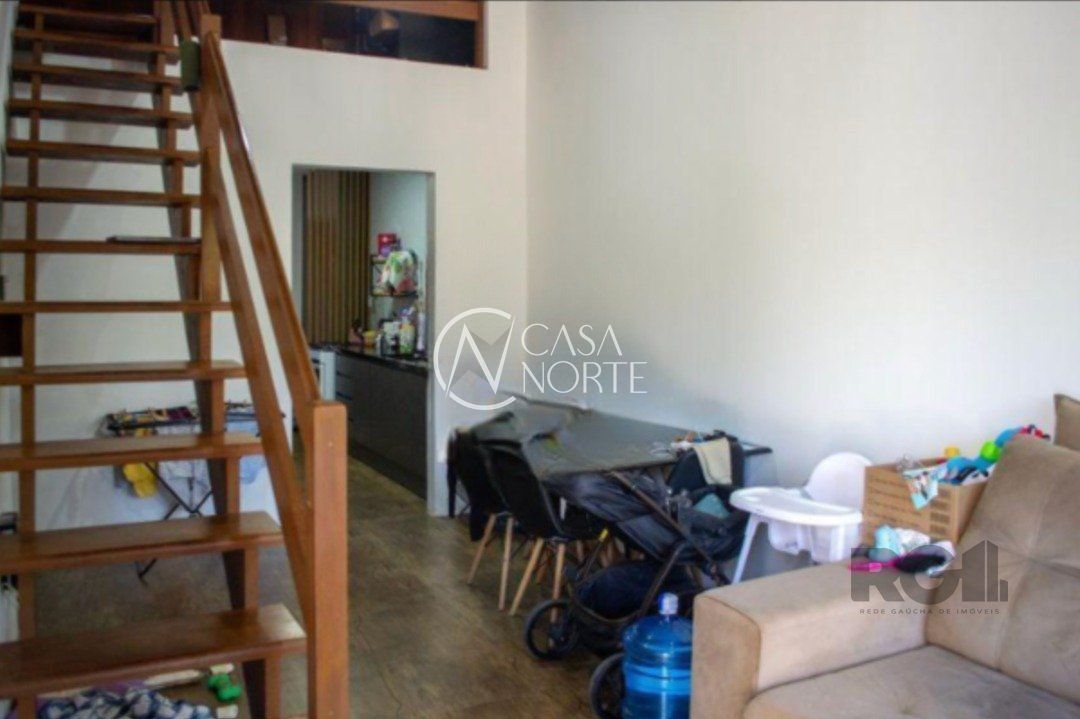 Casa à venda com 3 quartos, 80m², 1 suíte, 2 vagas, Avenida Nossa Senhora de Guadalupe no bairro Hípica em Porto Alegre