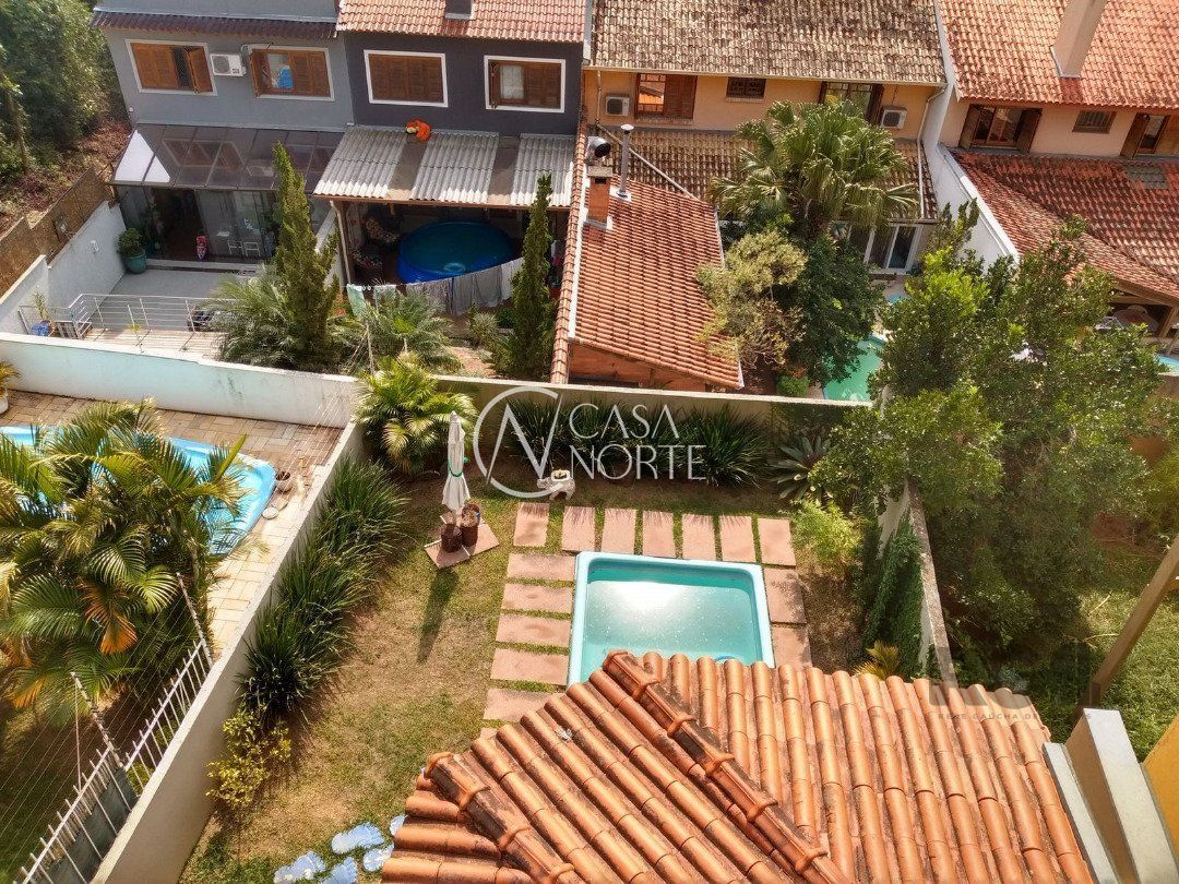 Casa à venda com 4 quartos, 226m², 1 suíte, 2 vagas, Rua Professor Antônio José Remiao no bairro Espírito Santo em Porto Alegre