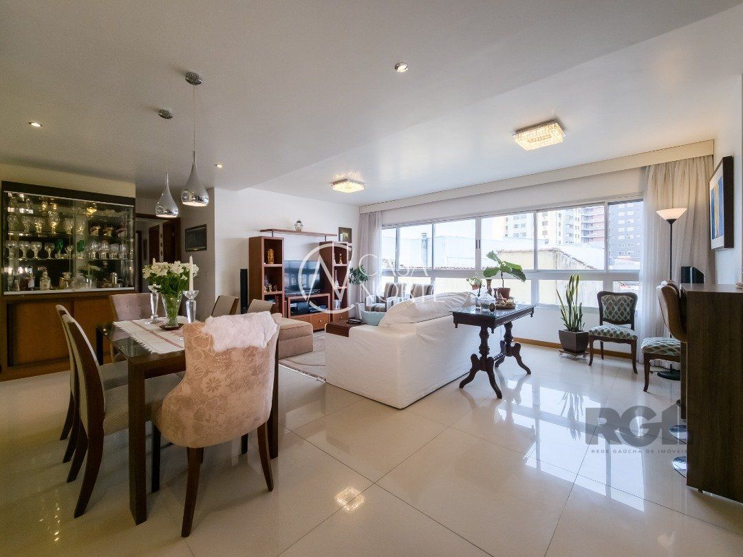 Apartamento à venda com 3 quartos, 105m², 1 suíte, 3 vagas, Rua Doutor Dias de Carvalho no bairro Tristeza em Porto Alegre