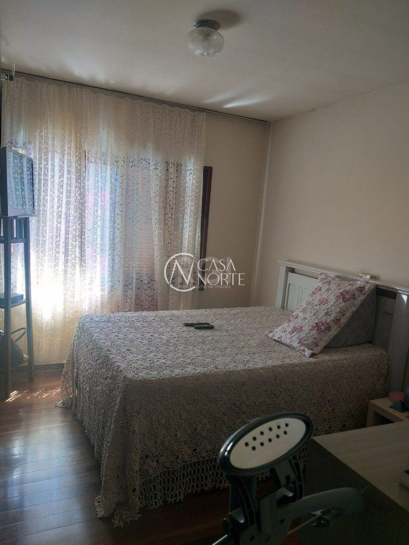 Casa à venda com 5 quartos, 347m², 2 suítes, 2 vagas, Rua Alvaro Guterres no bairro Tristeza em Porto Alegre