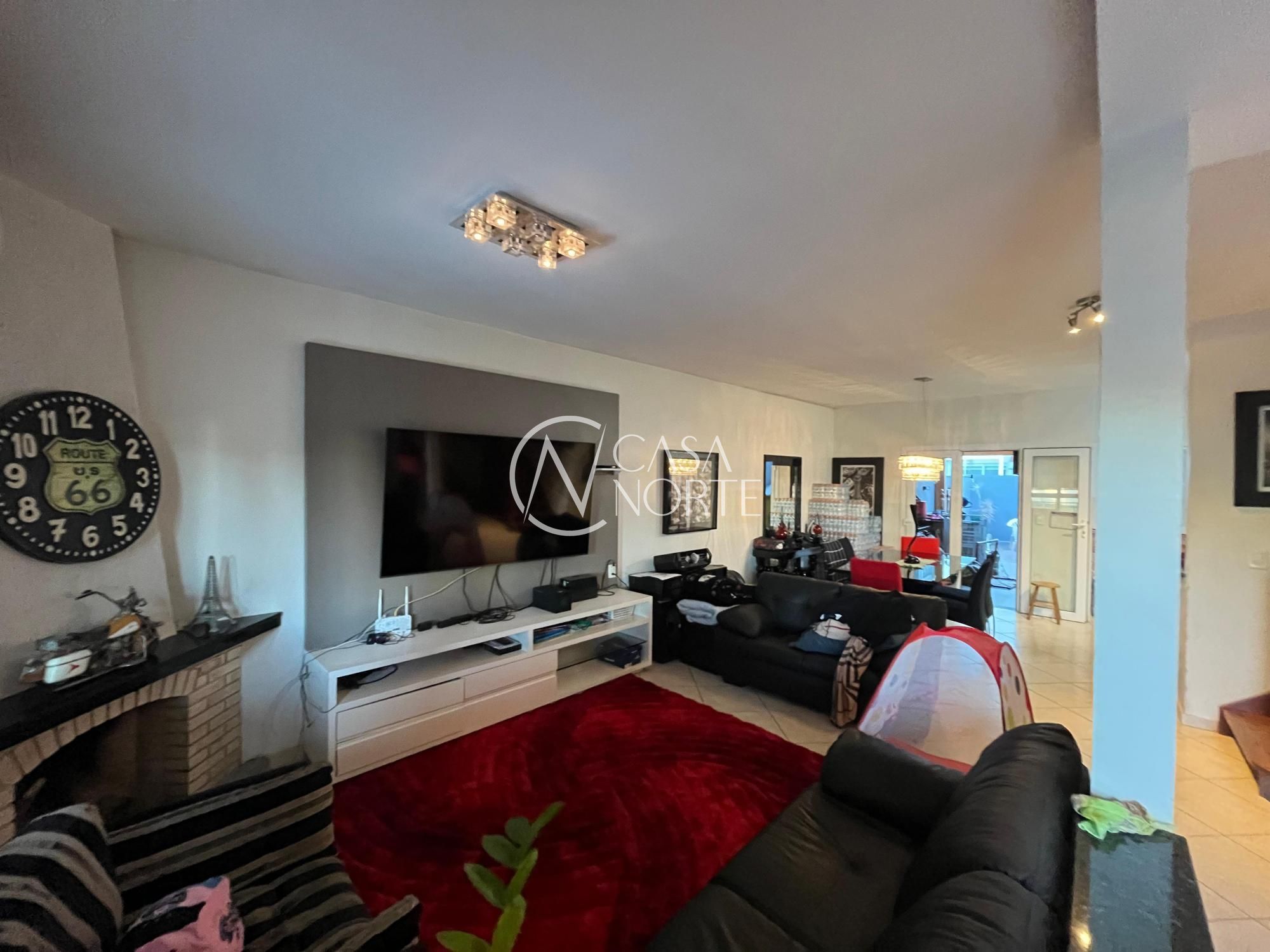 Casa à venda com 3 quartos, 124m², 1 suíte, 1 vaga, Rua Carlos Maximiliano Fayet no bairro Hípica em Porto Alegre