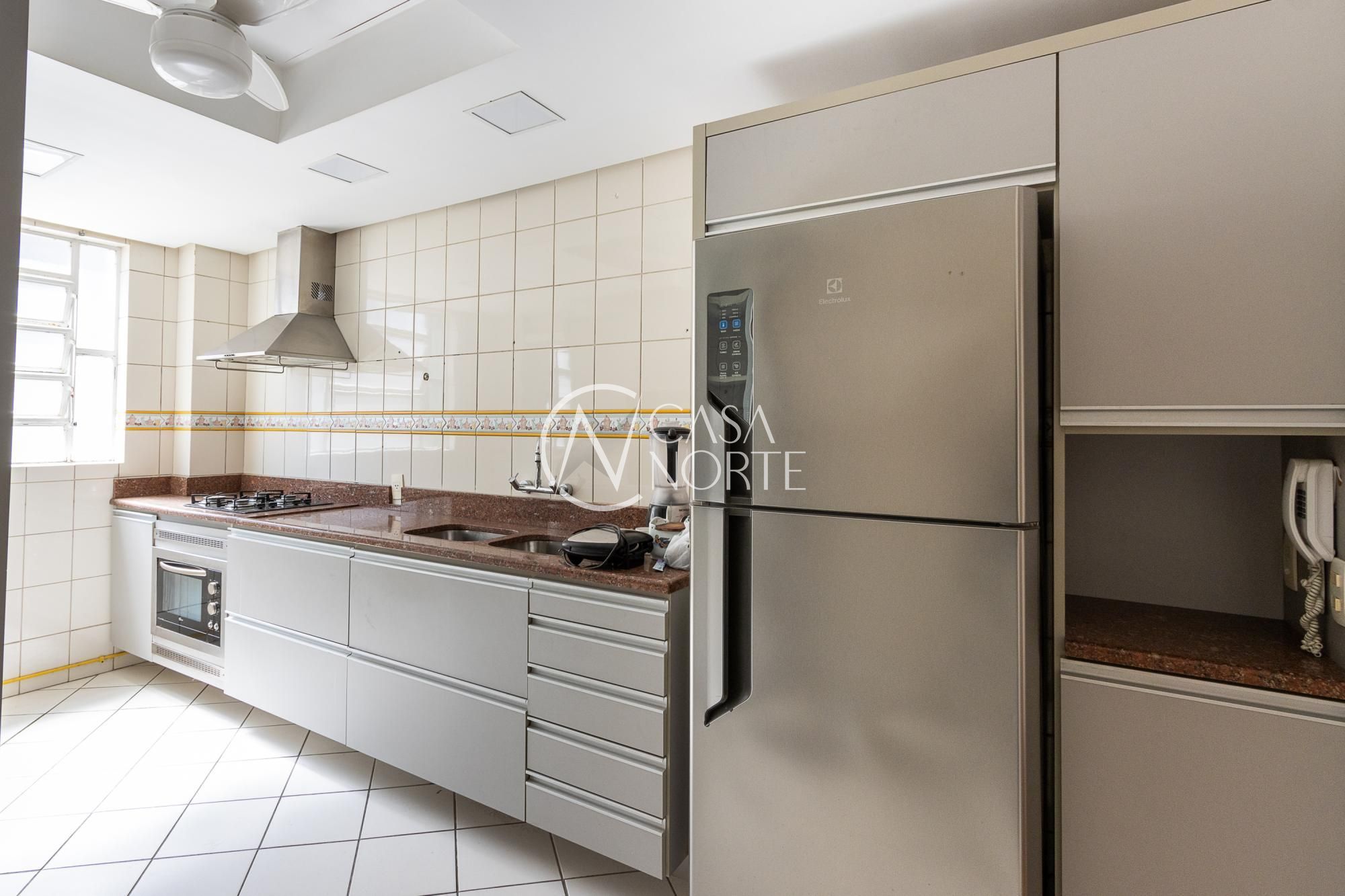 Apartamento à venda com 3 quartos, 115m², 1 suíte, 1 vaga, Rua Costa no bairro Menino Deus em Porto Alegre