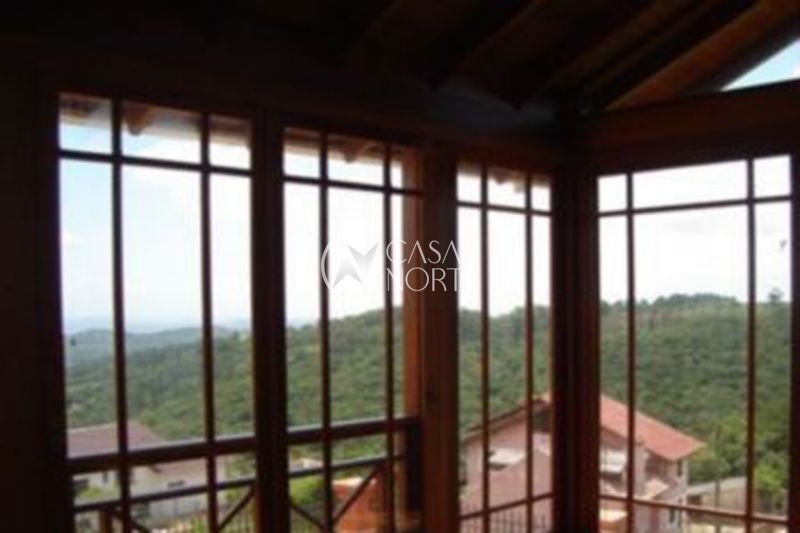 Casa à venda com 3 quartos, 270m², 1 suíte, Estrada das Furnas no bairro Vila Nova em Porto Alegre