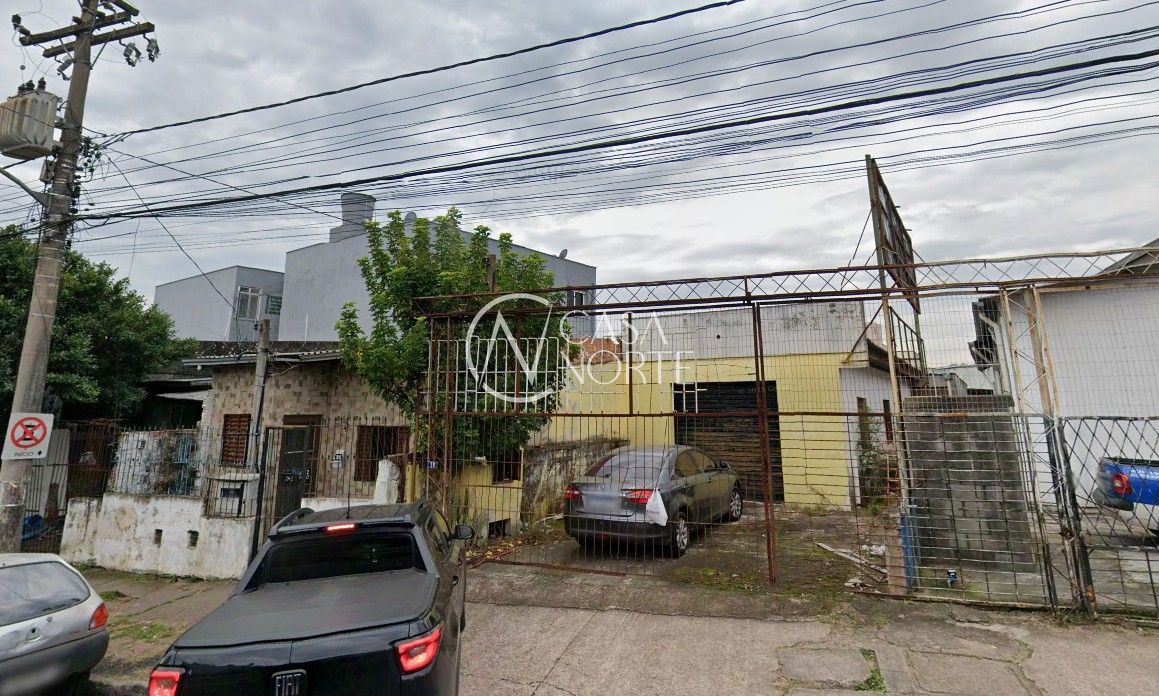 Pavilhão à venda  com 290m², 2 vagas, Travessa Guedes da Luz no bairro Partenon em Porto Alegre