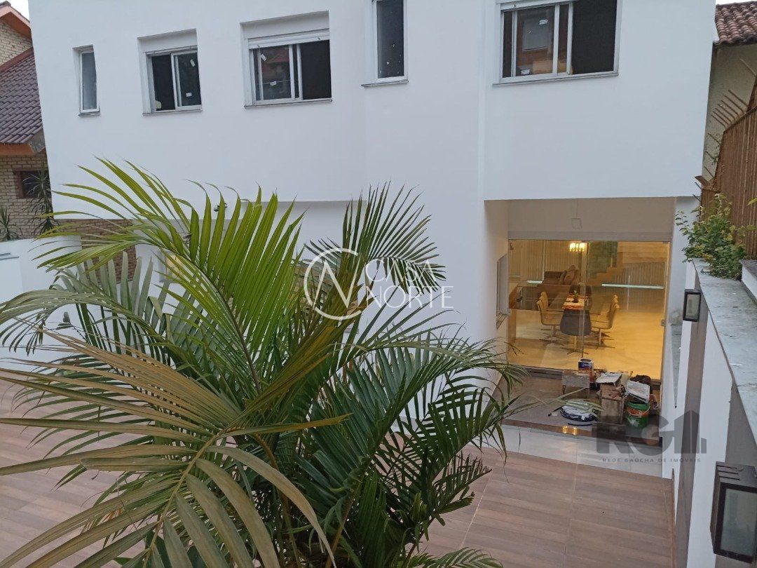 Casa de Condomínio à venda com 3 quartos, 300m², 1 suíte, 4 vagas, Rua Alcebiades Antônio dos Santos no bairro Nonoai em Porto Alegre
