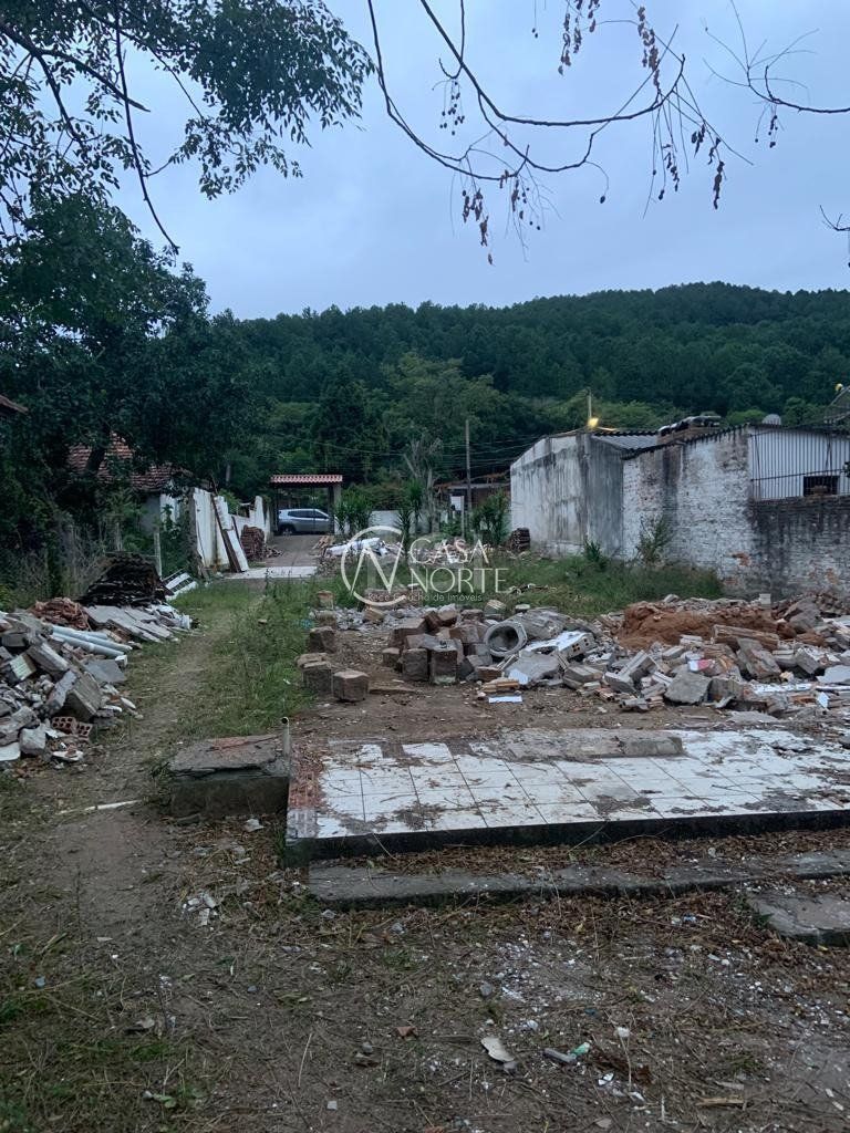 Terreno à venda  com 560m², Rua Agenor Mendes Ouriques no bairro Serraria em Porto Alegre