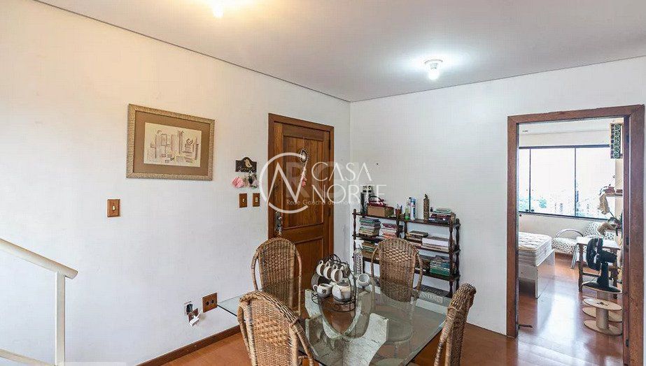 Cobertura à venda com 3 quartos, 207m², 1 suíte, 2 vagas, Rua Santa Cruz no bairro Santa Tereza em Porto Alegre