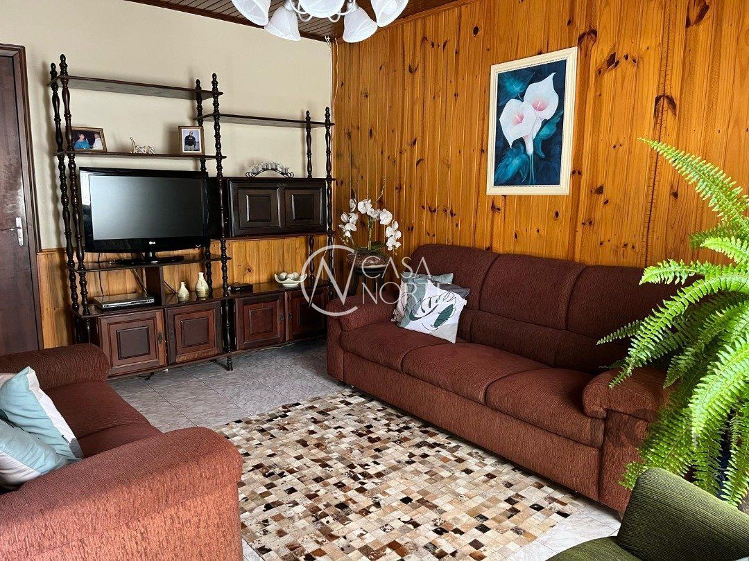 Casa à venda com 4 quartos, 200m², 2 suítes, 190 vagas, Rua Lauro Barcellos Lino no bairro Ipanema em Porto Alegre