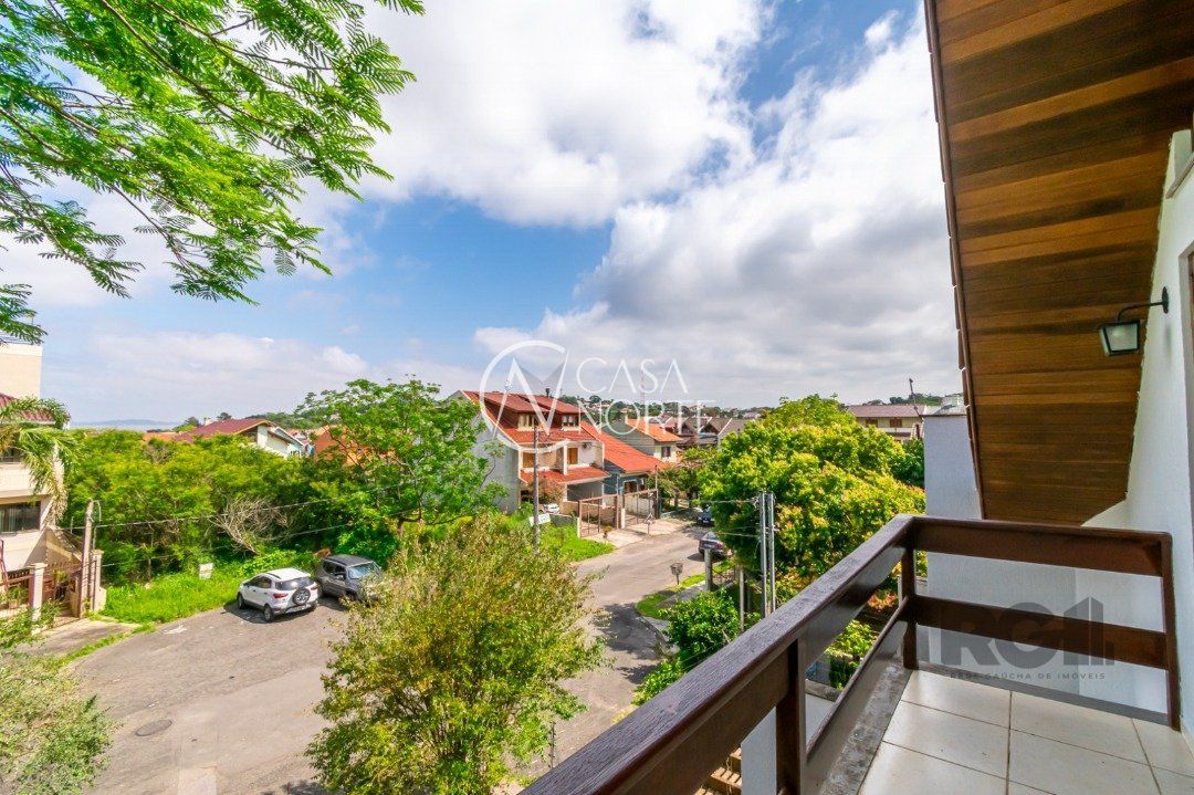 Casa à venda com 3 quartos, 191m², 1 suíte, 2 vagas, Rua Jayme Saul de Borba no bairro Espírito Santo em Porto Alegre