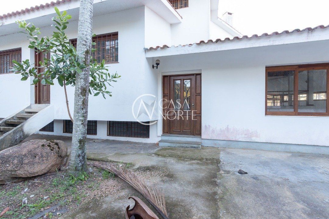 Casa à venda com 4 quartos, 558m², 4 suítes, 6 vagas, Rua Doutor Guilherme Schultz Filho no bairro Jardim Isabel em Porto Alegre