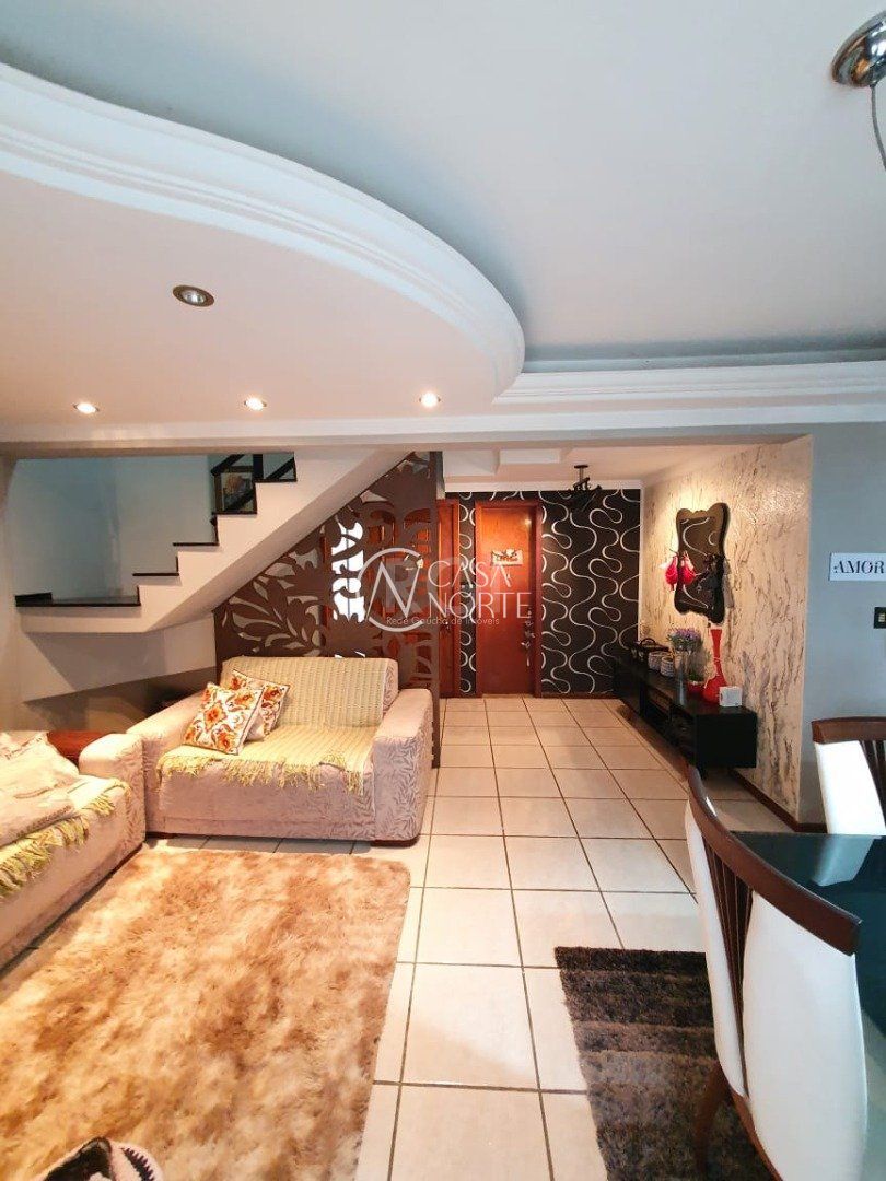 Casa de Condomínio à venda com 3 quartos, 233m², 1 suíte, 4 vagas, Avenida Eduardo Prado no bairro Cavalhada em Porto Alegre