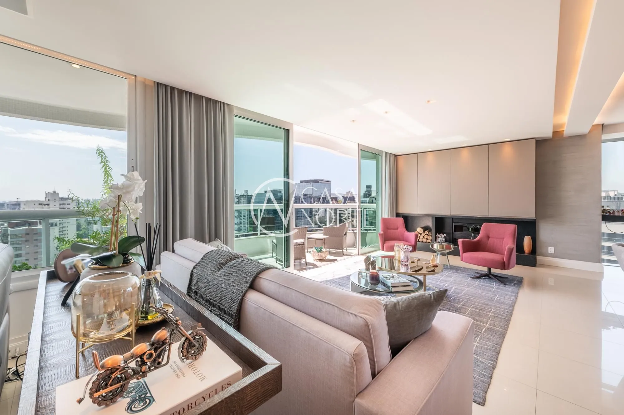 Apartamento à venda com 3 quartos, 204m², 3 suítes, 5 vagas, Rua Carvalho Monteiro no bairro Petrópolis em Porto Alegre