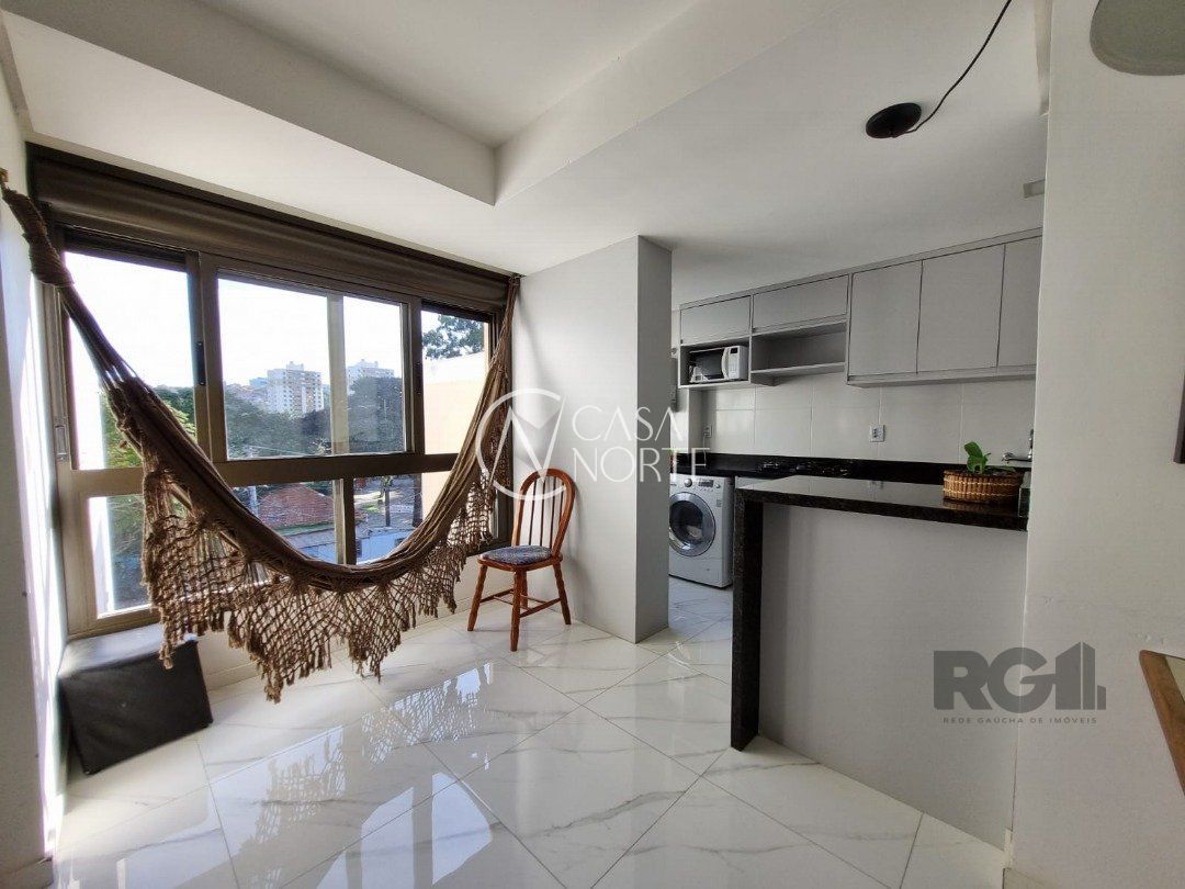 Apartamento à venda com 2 quartos, 62m², 1 suíte, 1 vaga, Rua Coronel Aristides no bairro Camaquã em Porto Alegre