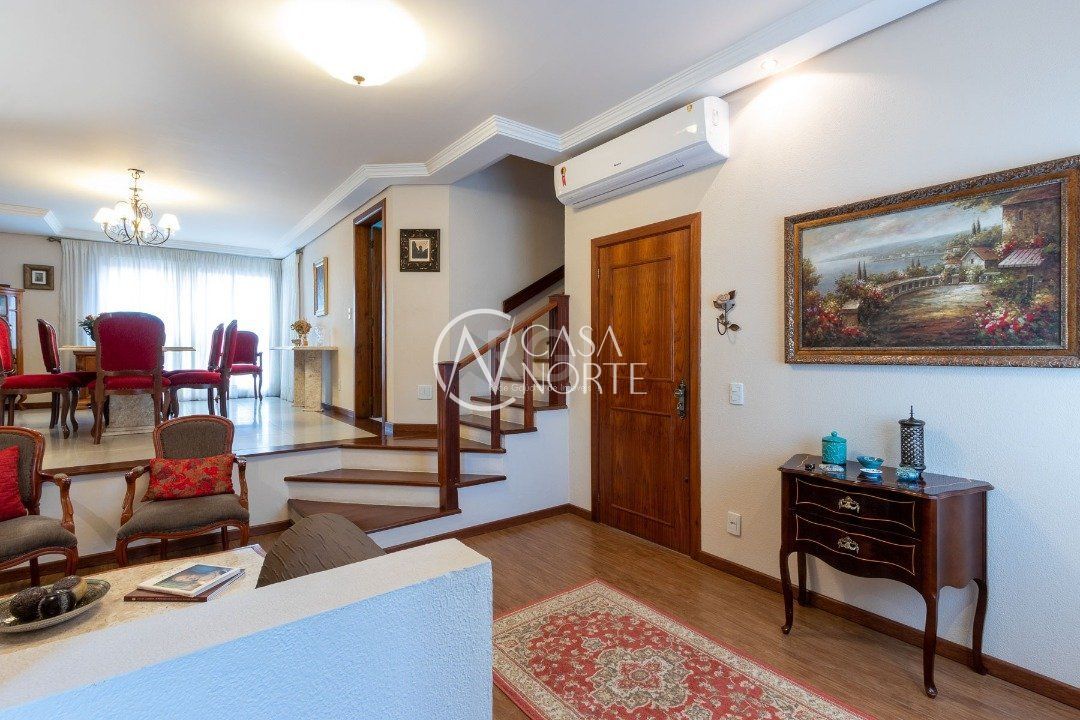 Casa de Condomínio à venda com 3 quartos, 225m², 1 suíte, 2 vagas, Rua João Mendes Ouriques no bairro Jardim Isabel em Porto Alegre