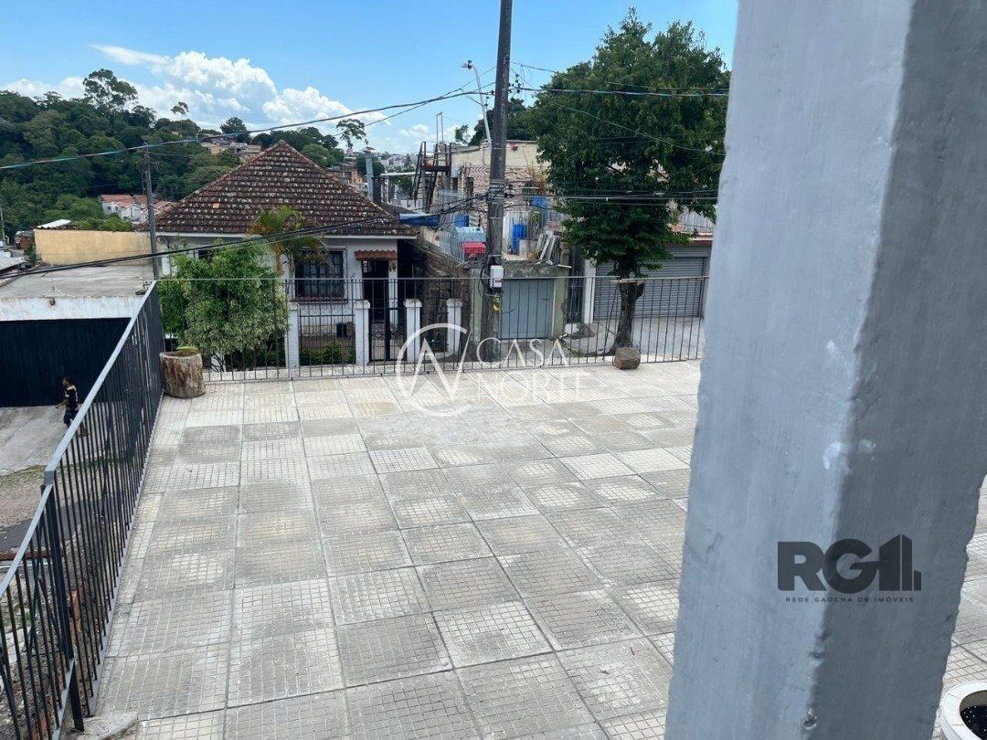 Casa à venda com 2 quartos, 300m², 1 vaga, Rua Santiago Dantas no bairro Cascata em Porto Alegre