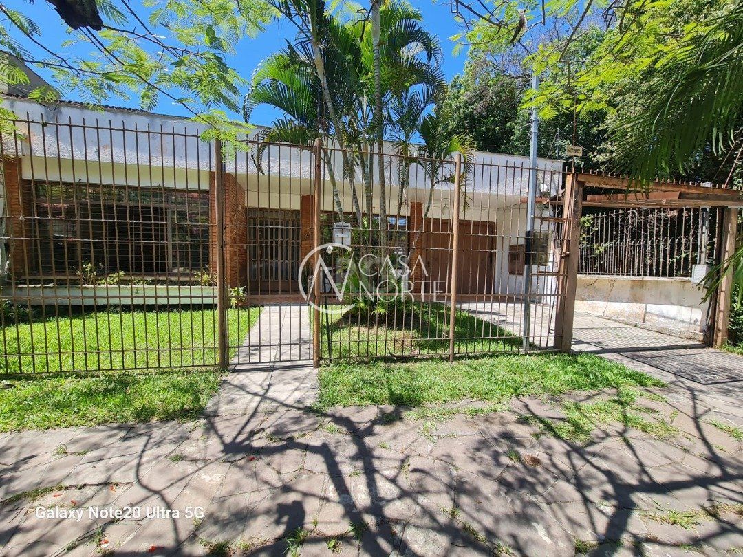 Casa à venda com 3 quartos, 257m², 1 suíte, 4 vagas, Rua Rincao no bairro Ipanema em Porto Alegre