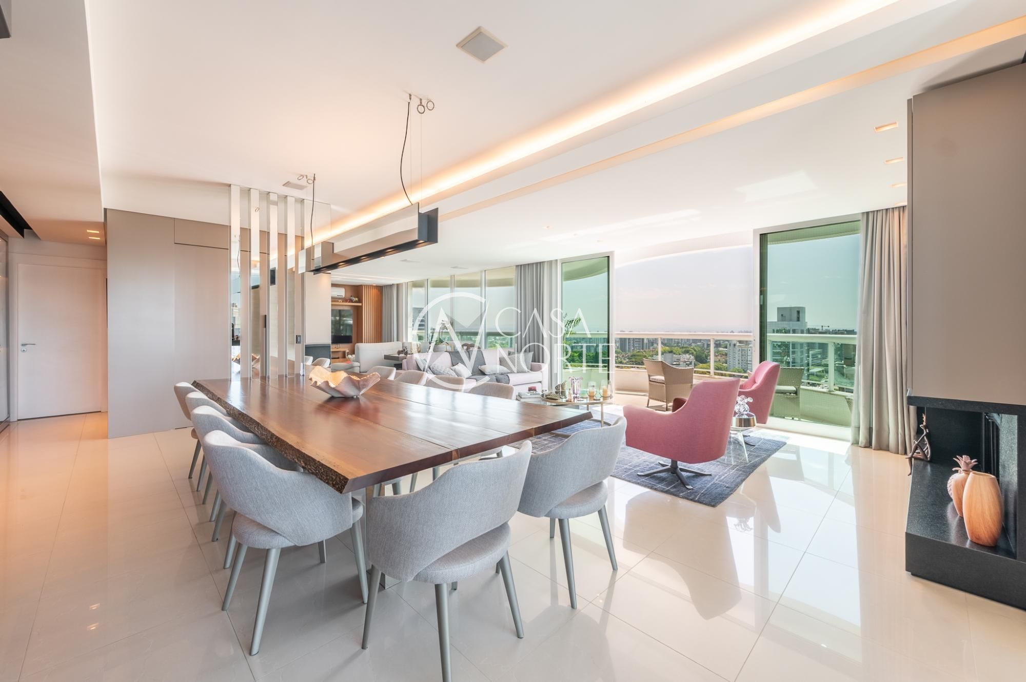 Apartamento à venda com 3 quartos, 204m², 3 suítes, 5 vagas, Rua Carvalho Monteiro no bairro Petrópolis em Porto Alegre